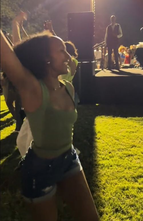 El baile de Zahara Jolie al comienzo de su segundo año de Universidad