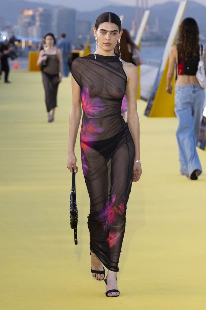 desigual desfile 03820240607