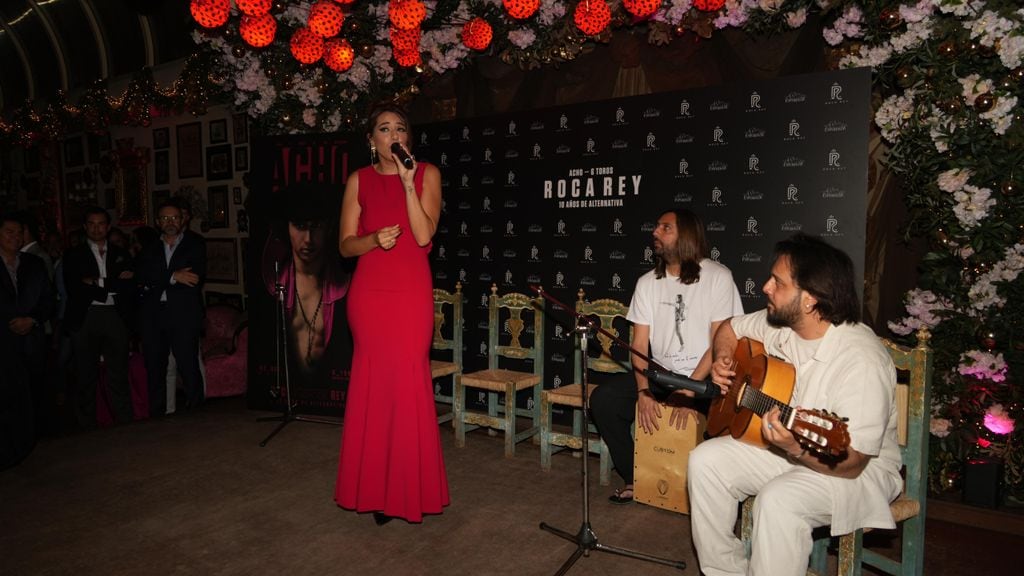 Marina Carmona y el guitarrista Juan Carmona pusieron música a la velada