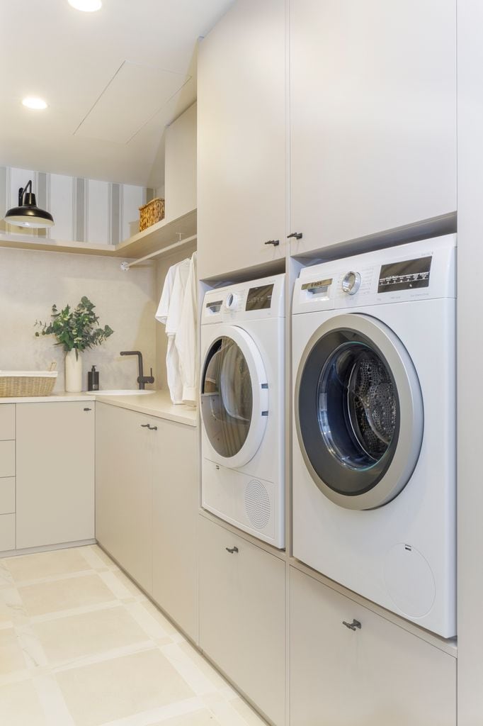 Cuatro de lavado con mobiliario a medida