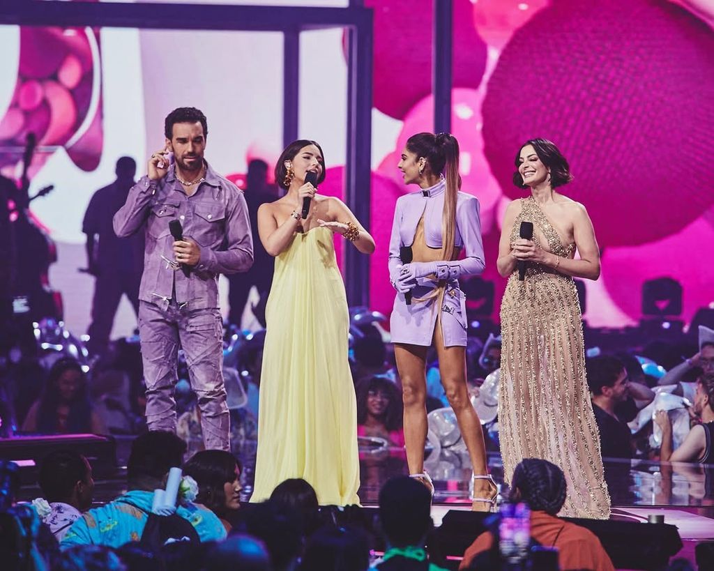 Marcus ornellas, Ángela Aguilar, Alejandra Espinoza y Dayanara Torres como hosts de los Premios Juventud