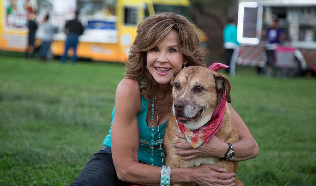 Linda Blair lleva más de dos décadas dedciaca al cuidado de animales
