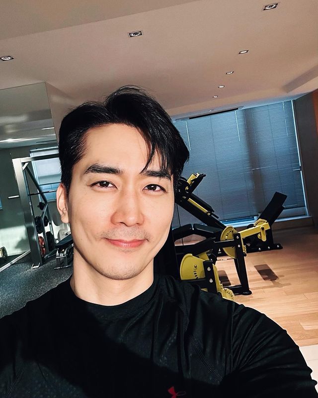 332976560_750145379741987_757315832447554504_n-songseungheon1005-ig