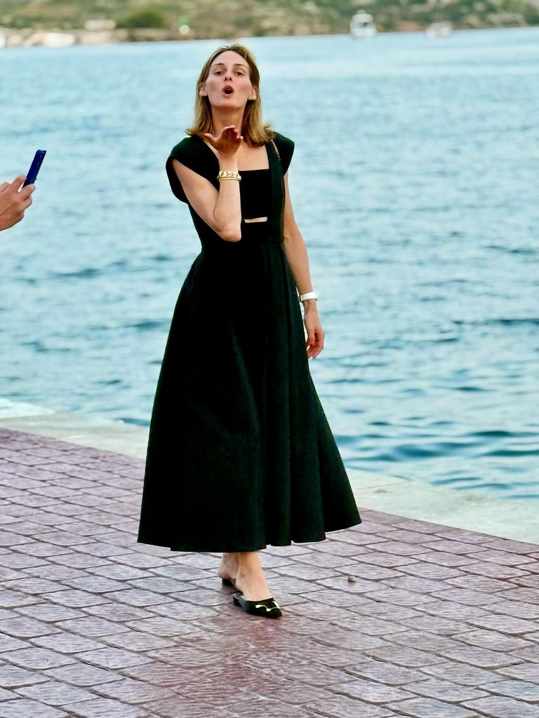 Olivia Palermo en Menorca vestido lady
