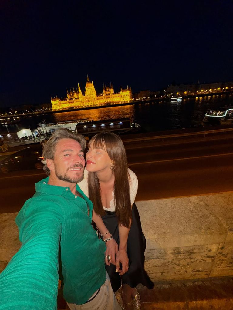 Marta Peñate y su pareja Tony Spina en su viaje a Budapest
