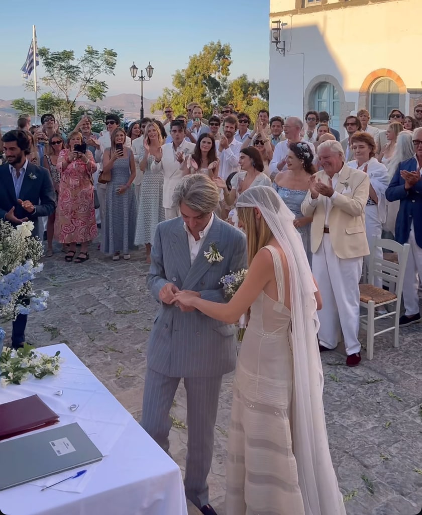 El emocionante momento del intercambio de alianzas entre los novios