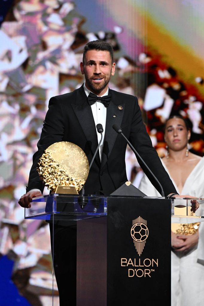 "A mi novia, por ser ese oasis de tranquilidad", ha expresado el portero de la selección española