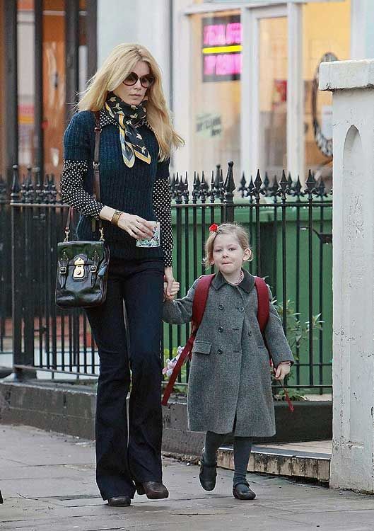 Claudia Schiffer y su hija Clementine 