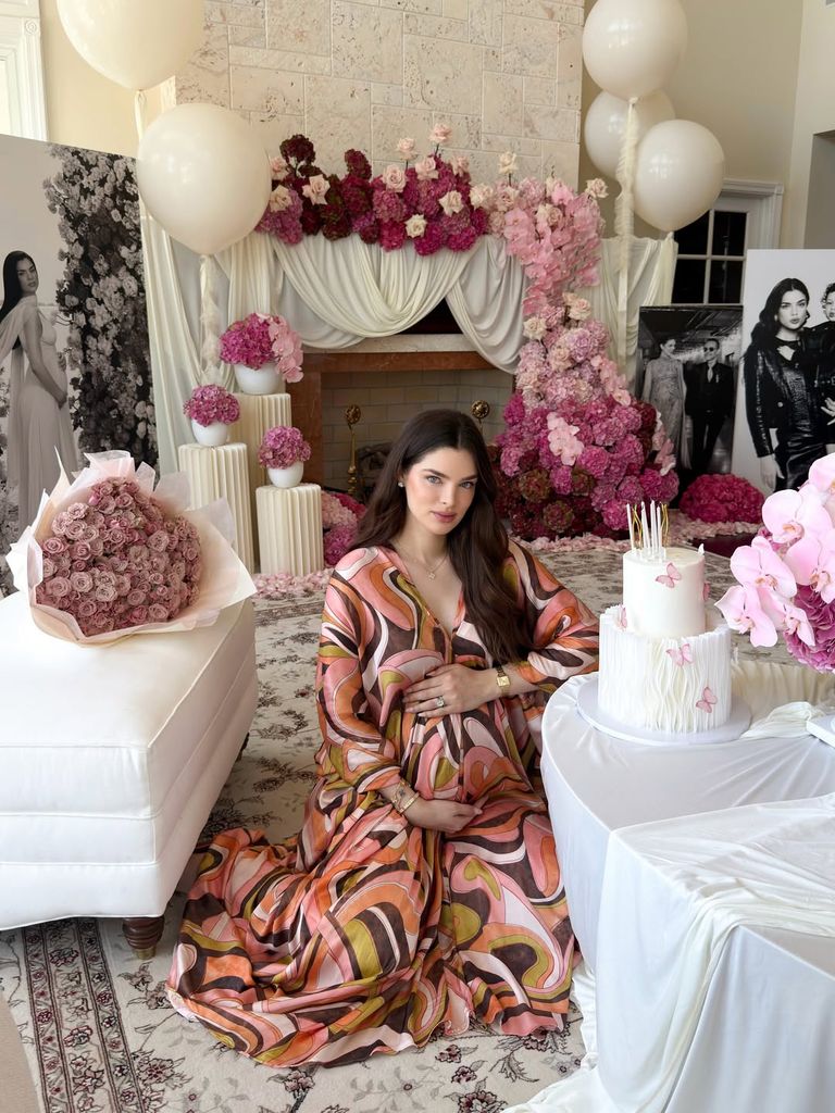 Nadia Ferreira posó así de hermosa con su sorpresa de cumpleaños.