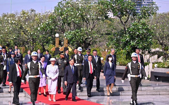 Los emperadores de Japón en Indonesia