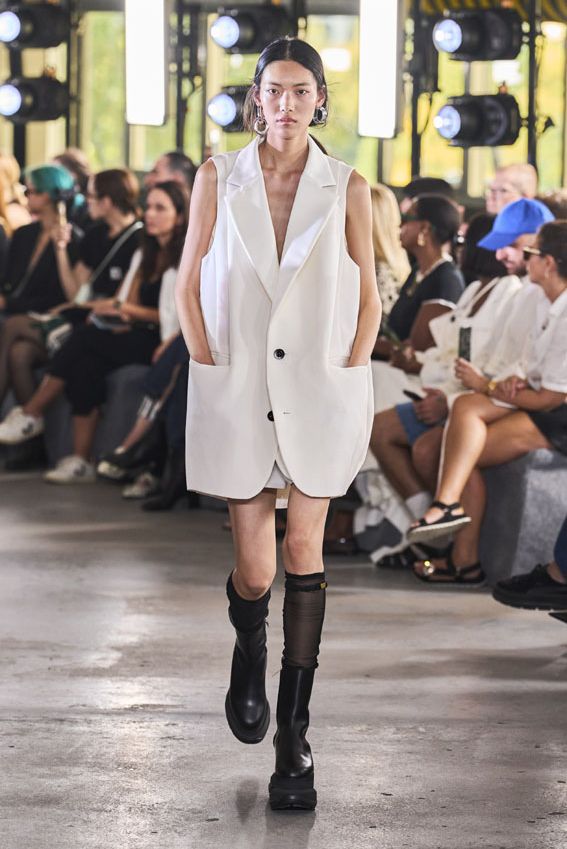 sacai041a