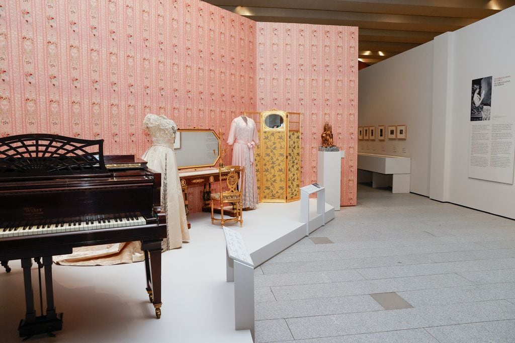 Enseres personales de la mujer de Alfonso XIII que pueden verse en esta exhibición