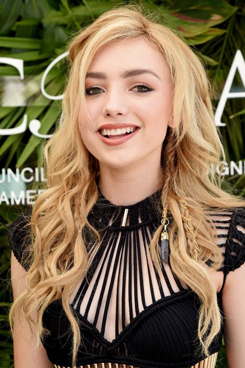 melena suelta y trenzas con hair rings