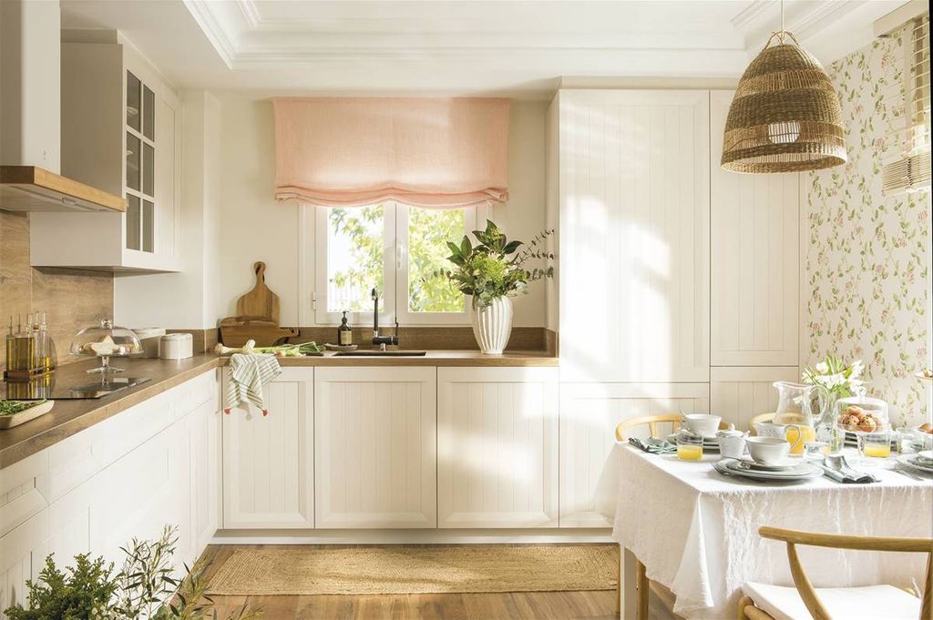 Cocina blanca de estilo rústico