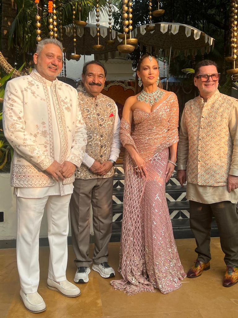 La millonaria boda india del año: actuación de Jennifer Lopez, escenario de James Bond y una tarta en forma de palacio