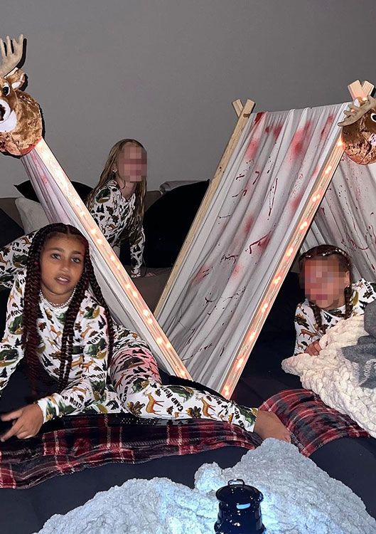Imagen de North West y sus amigas acampando 