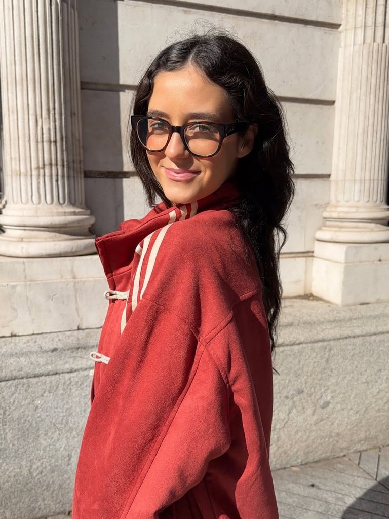 Victoria Federica con la chaqueta de estilo mandarín que es tendencia