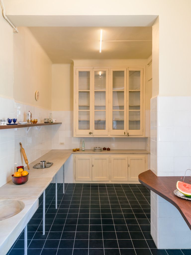 Cocina con alacena a medida