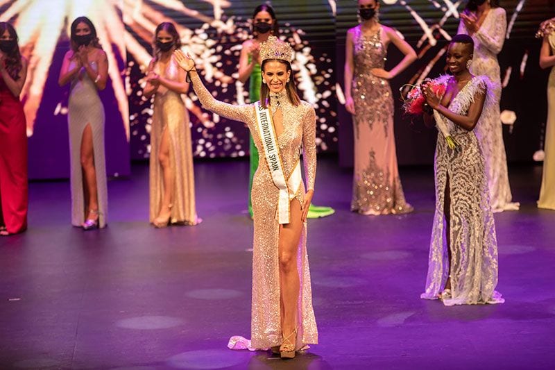 Julianna Ro, coronada Miss International Spain