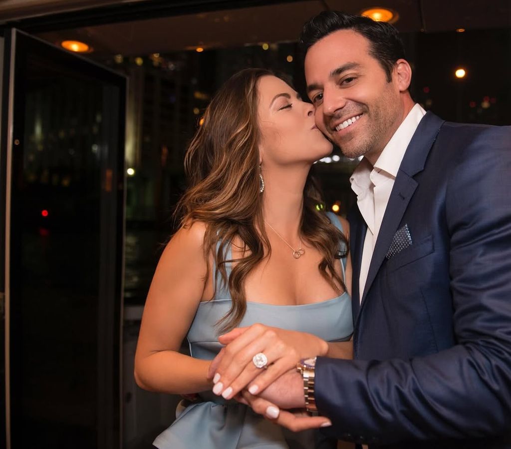 La pareja recordó el día de su compromiso y cómo esta gran historia inició 