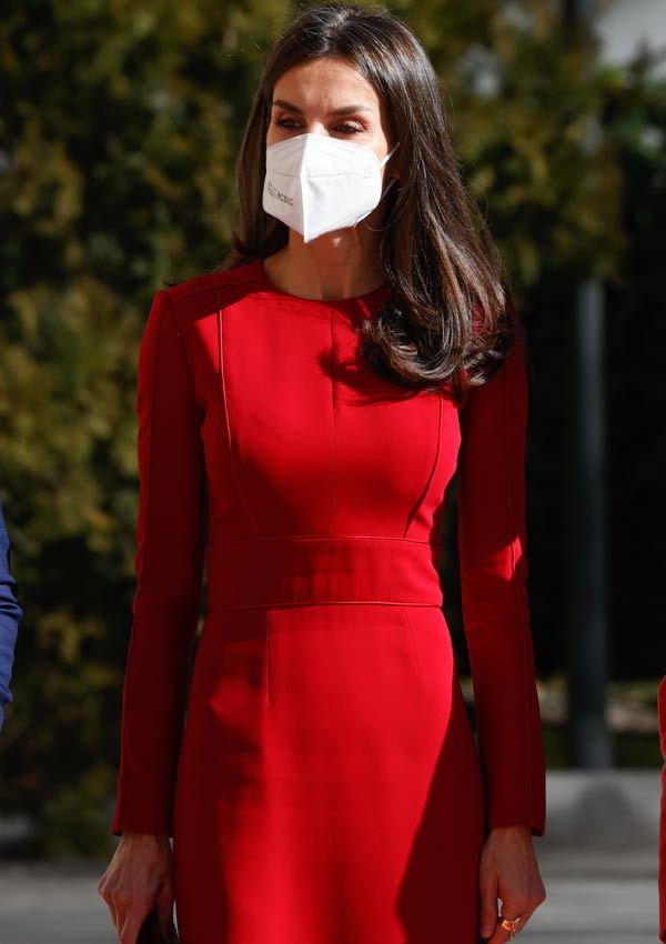 Doña Letizia con un vestido rojo 