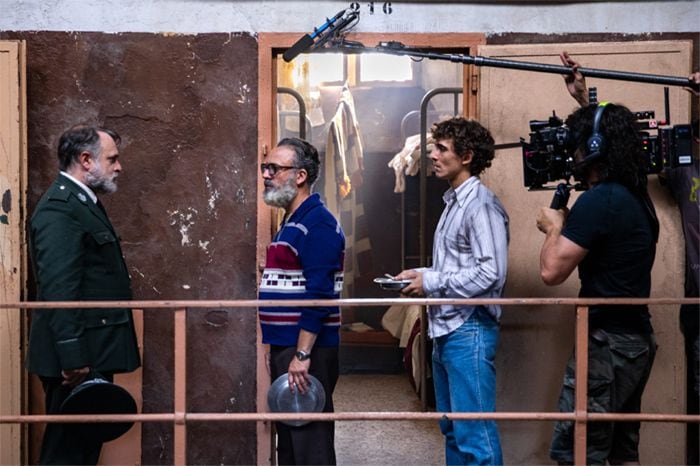 Miguel Herrán en el rodaje de 'Modelo 77'