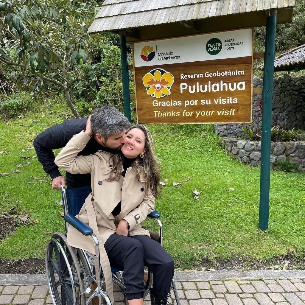El acto Daniel Arenas y su novia Daniela Álvarez