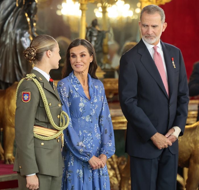 La férula de última generación que lleva el rey Felipe a la espera de si debe pasar por el quirófano 