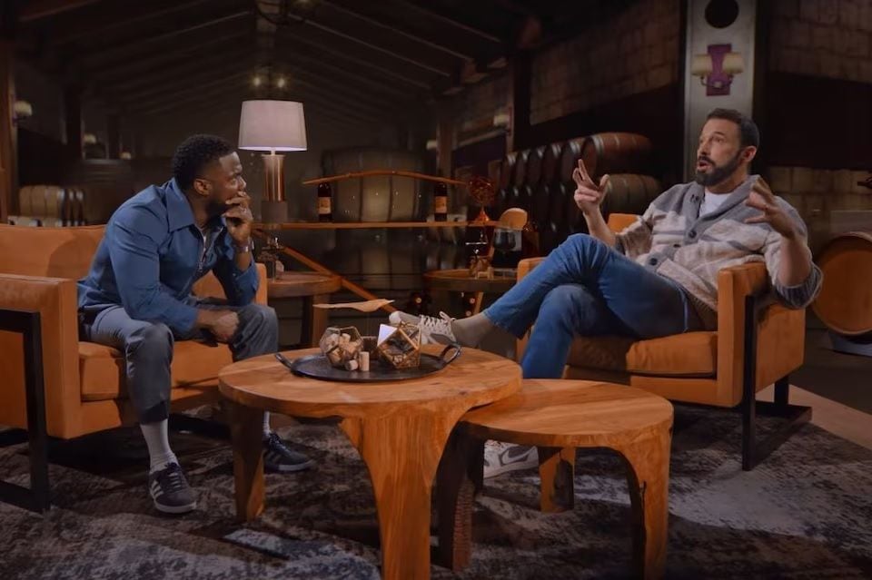 Ben Affleck sostuvo una divertida charla con Kevin Hart en su programa 'Hart to Heart'.