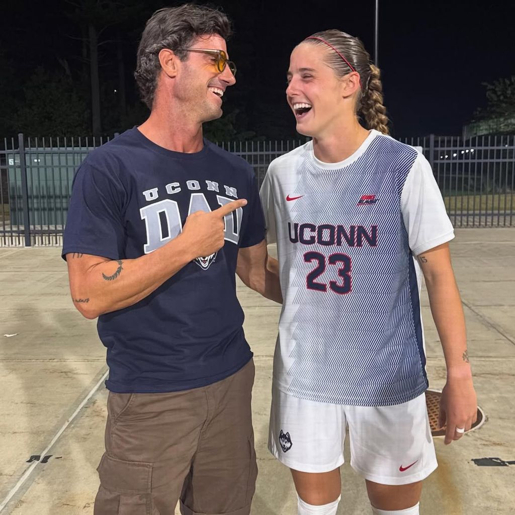 Aitor Ocio con su hija Naia