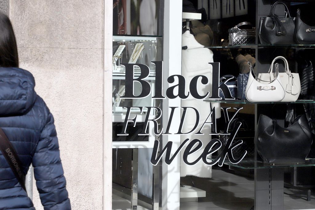 Con el Black Friday como antesala de la Navidad, Giugea recomienda planificar, comparar precios y evitar la financiación innecesaria.