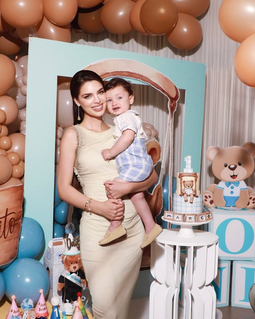 Nadia Ferreira celebró el primer cumpleaños de su hijo con una fiesta llena de color