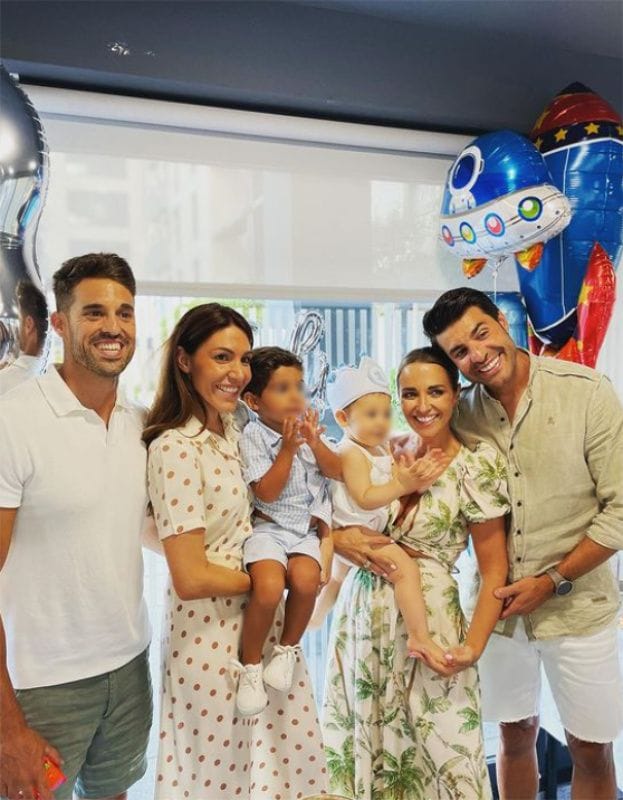 Miguel Torres y Paula Echevarría con Miki en el cumple de su sobrino
