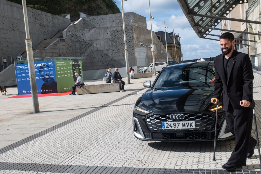 Isco llega con muletas al Festival de San Sebastián