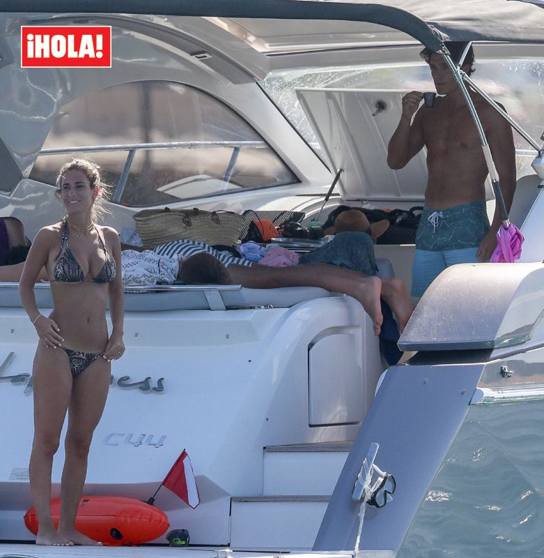 María Pombo y Pablo Castellano: una luna de miel interminable, ahora con amigos en Ibiza