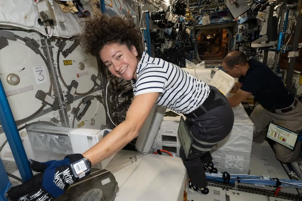 Christina Koch, ingeniera y astronauta, será la primera mujer en viajar a la Luna, cumpliendo el sueño que empezó con un póster en la pared de su habitación