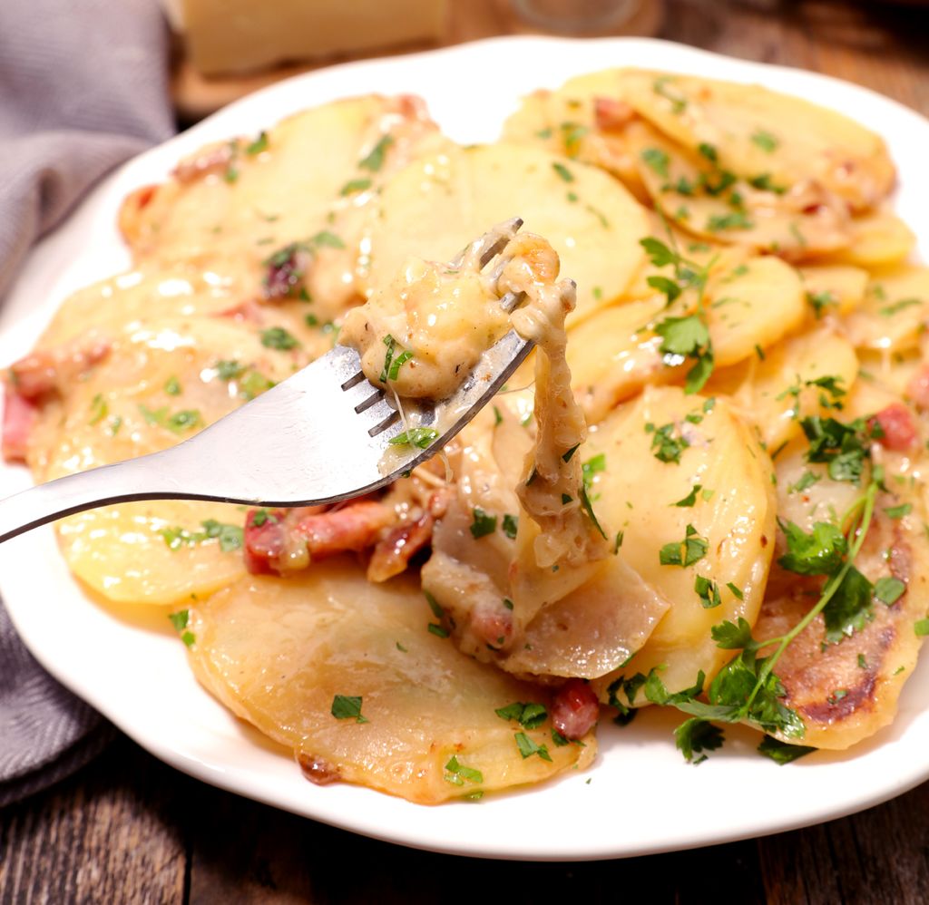 Truffade, plato francés con patatas como ingrediente principal.