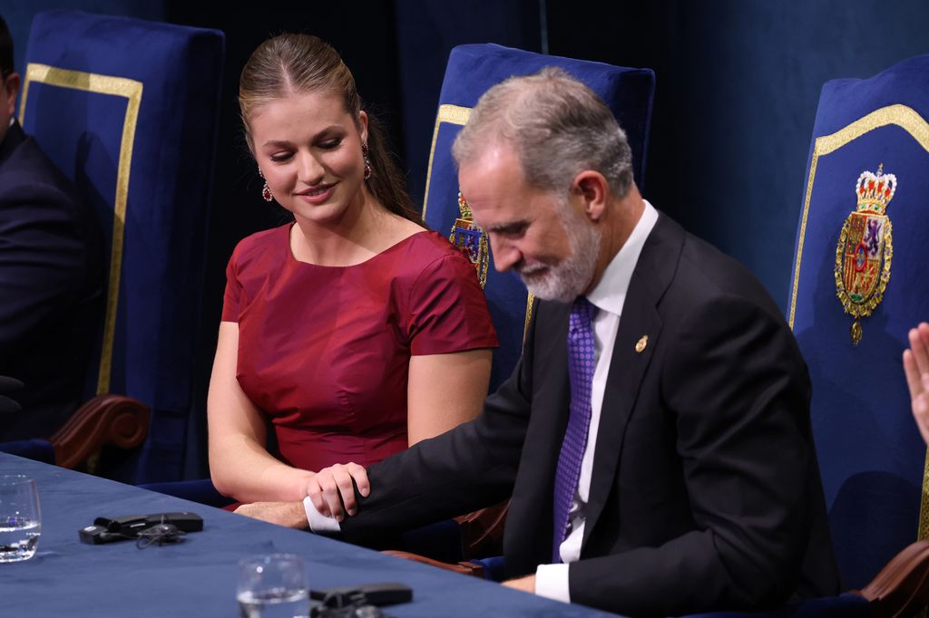 EL COMENTARIO DE LEONOR A SU PADRE