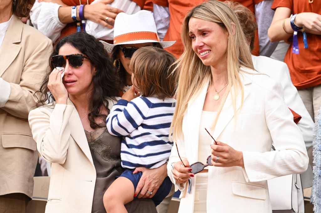 Desde las gradas, Mery Perelló, con su pequeño en brazos, le mostró su apoyo a Rafa