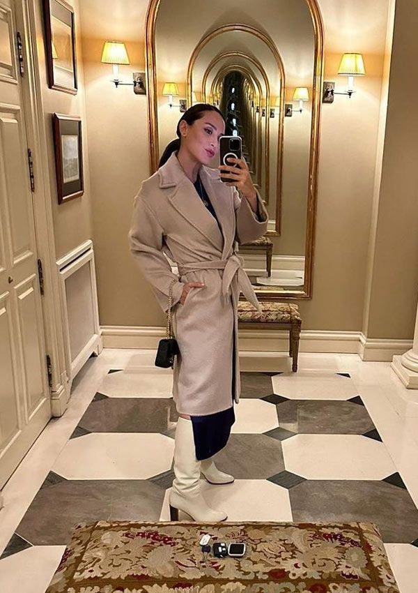 Tamara Falcó con abrigo cruzado de Pedro del Hierro