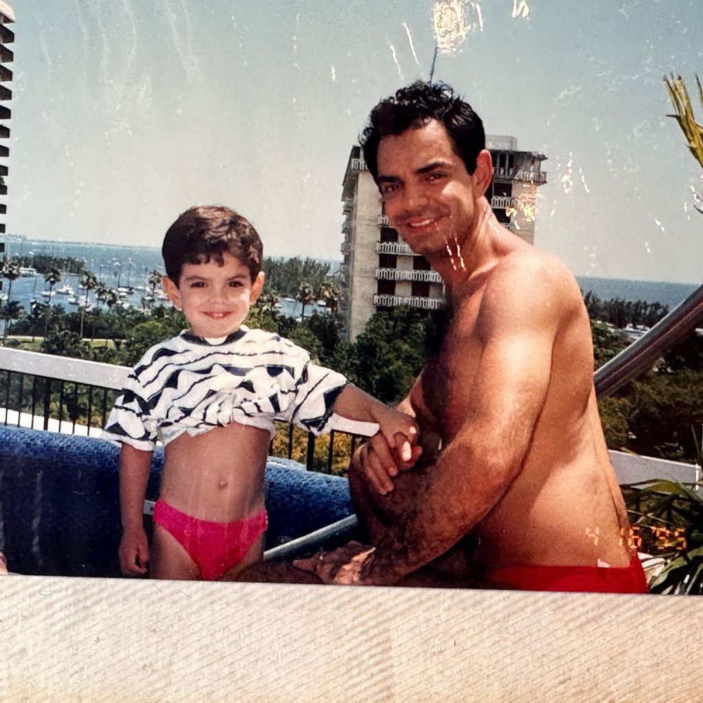 José Eduardo Derbez felicitó a su papá con esta foto