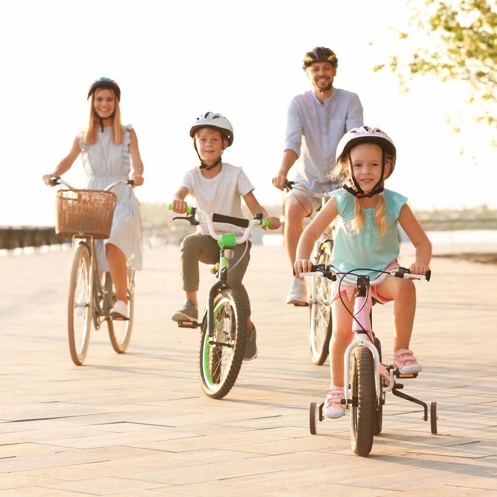 m s pasear y montar en bicicleta