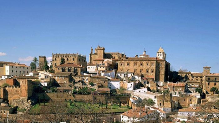 Siempre hay motivos para visitar Cáceres, Capital Española de la Gastronomía 2015, que toma el relevo de Vitoria, ciudad que ocupó la capitalidad durante el año pasado. 