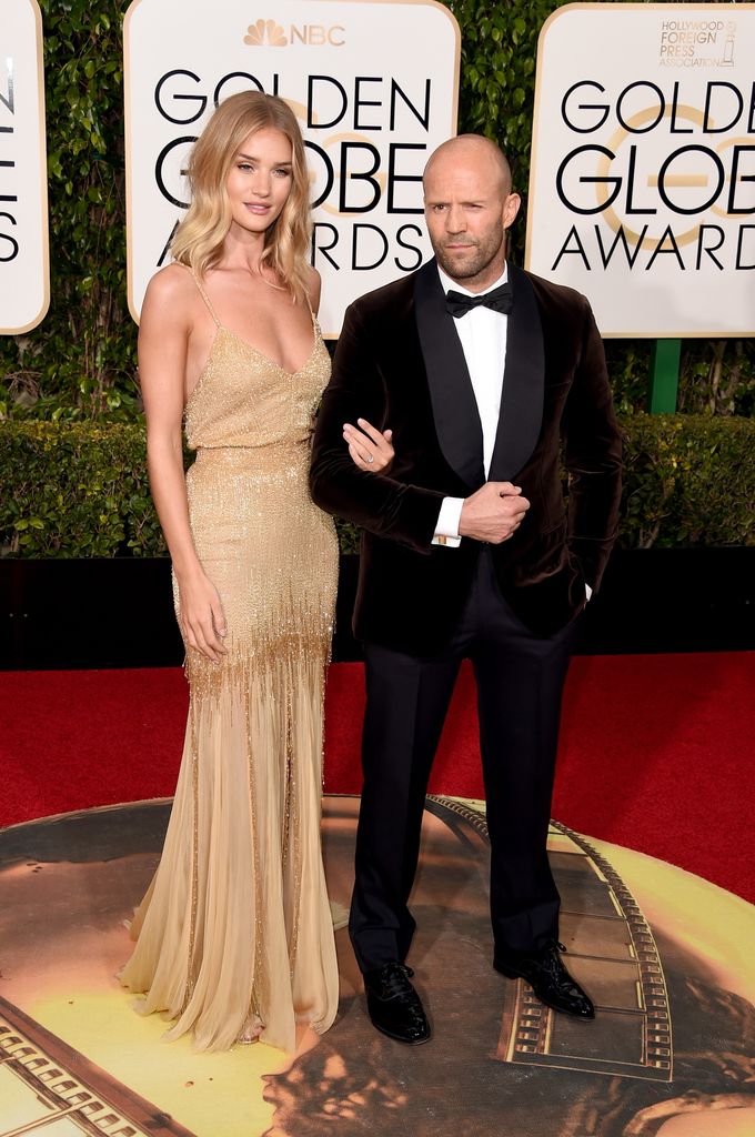 Anillos de compromiso solitarios de las celebrities Rosie Huntington-Whiteley