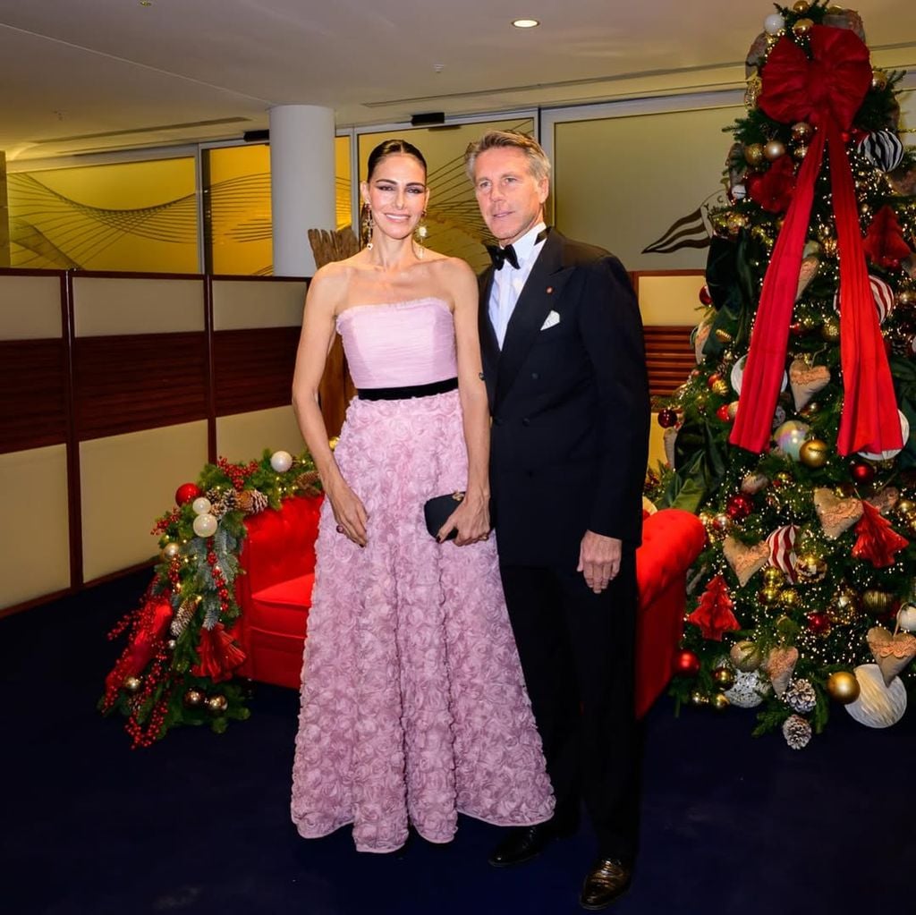 Adriana Abascal junto a Manuel Filiberto de Saboya en la cena benéfica celebrada por la casa de Saboya en Mónaco