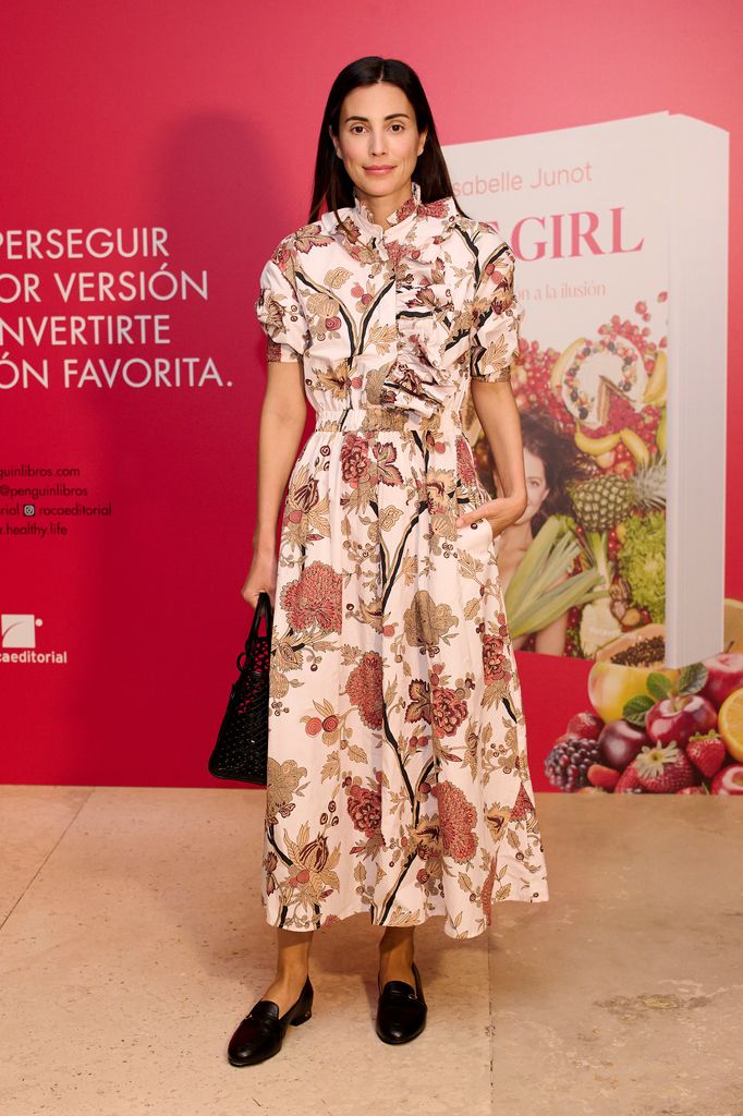 Alessandra de Osma con vestido estampado de flores