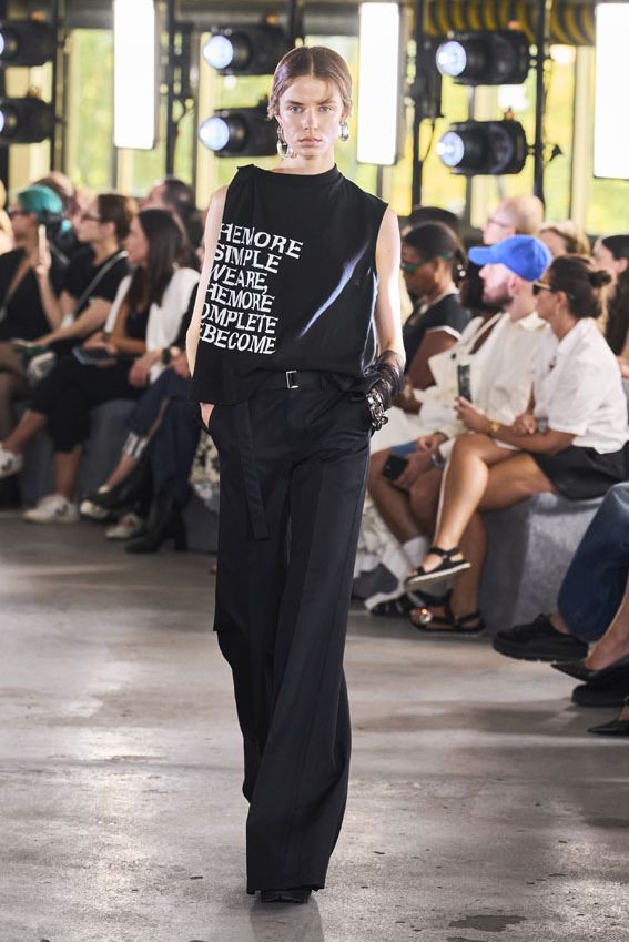 sacai045a