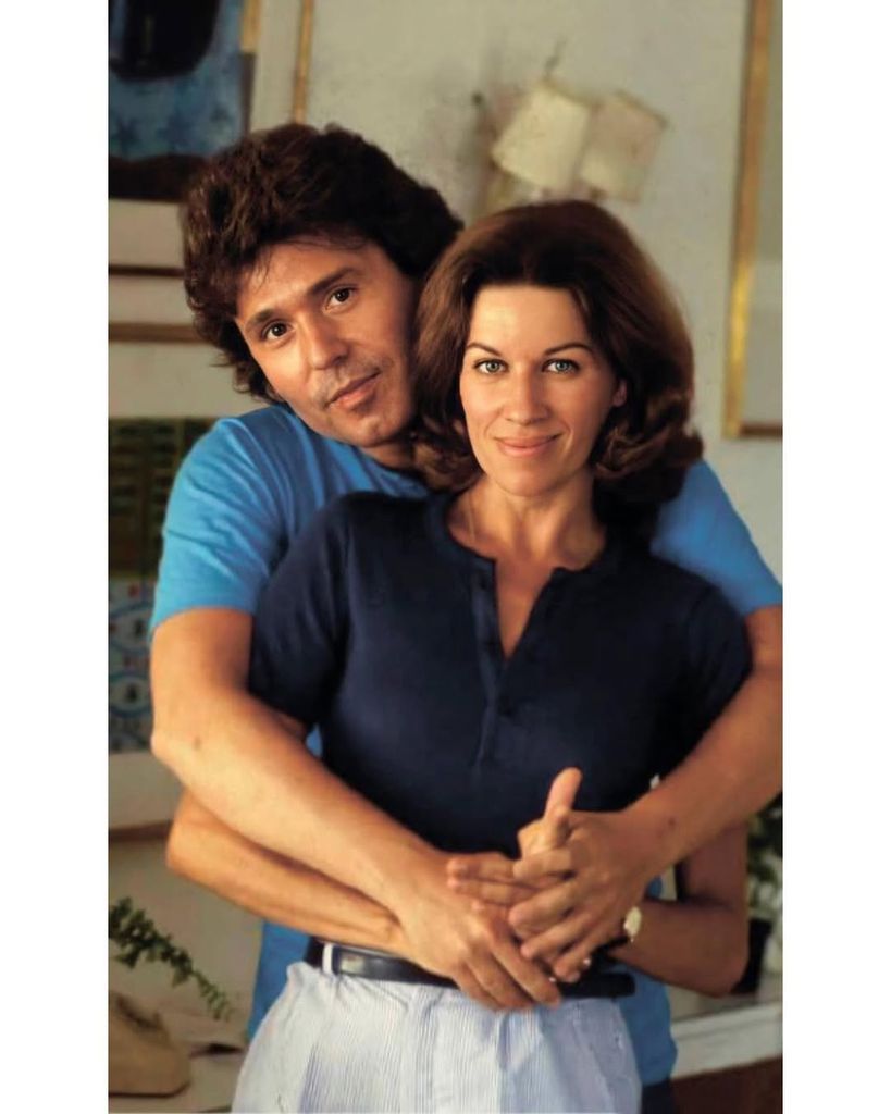 Raphael y Natalia Figueroa, en un espectacular posado en su hogar