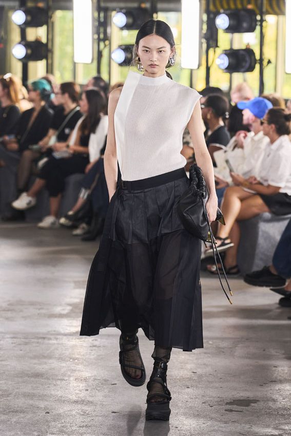 sacai019a