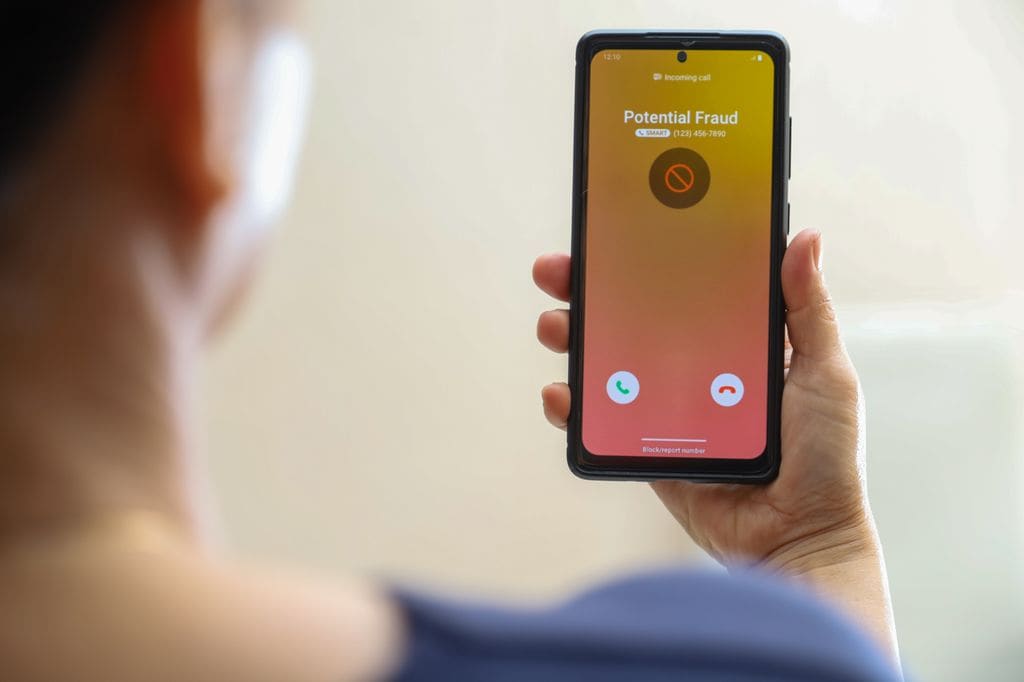 Los anuncios patrocinados en Google pueden mostrar teléfonos “trampa” que redirigen a números de tarificación adicional